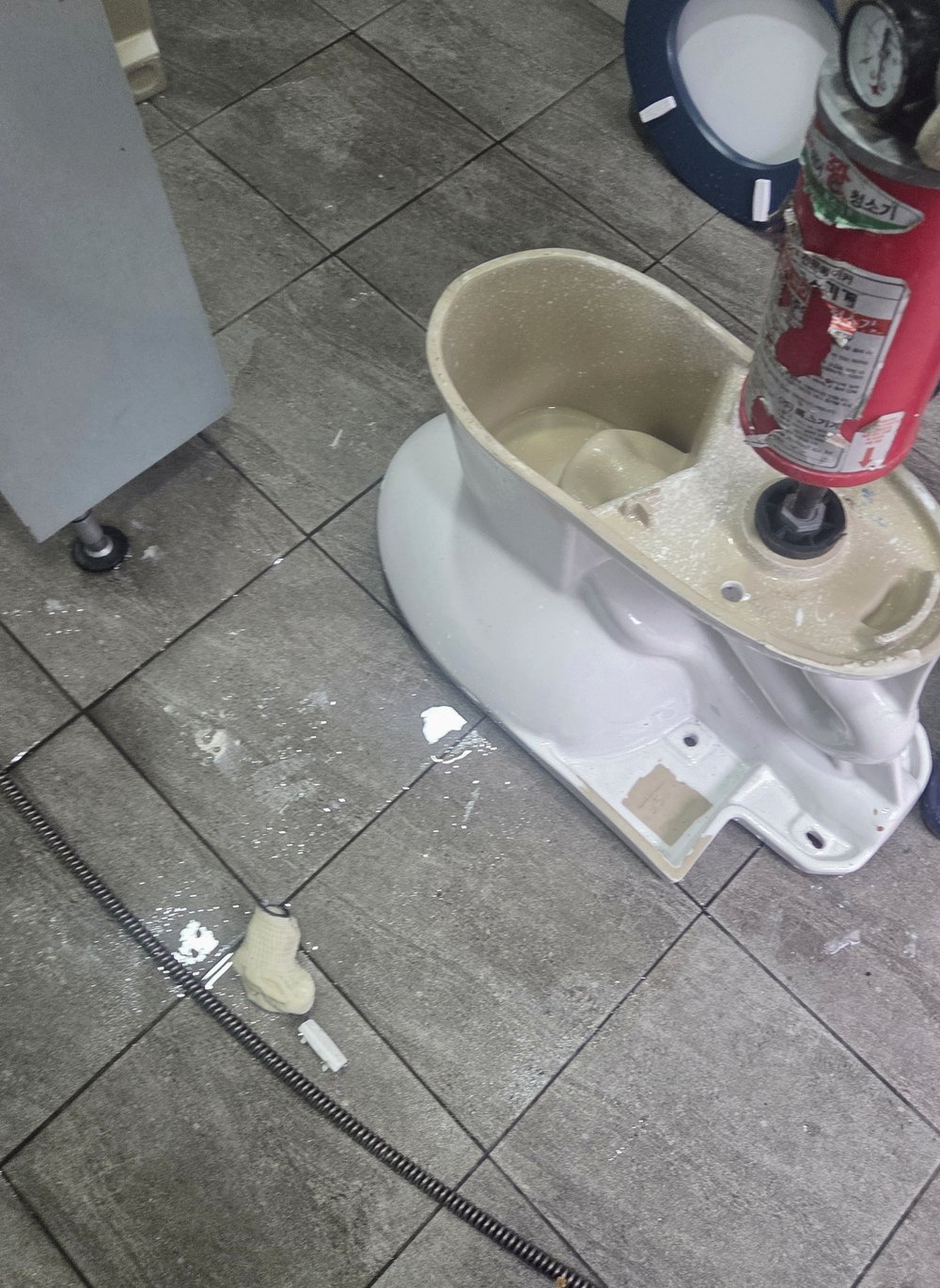 변기 본체 공기압 작업
